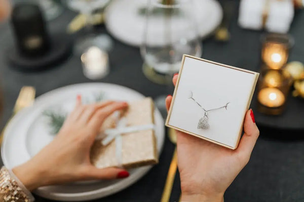 10 Reasons a Memory Necklace Makes the Perfect Gift